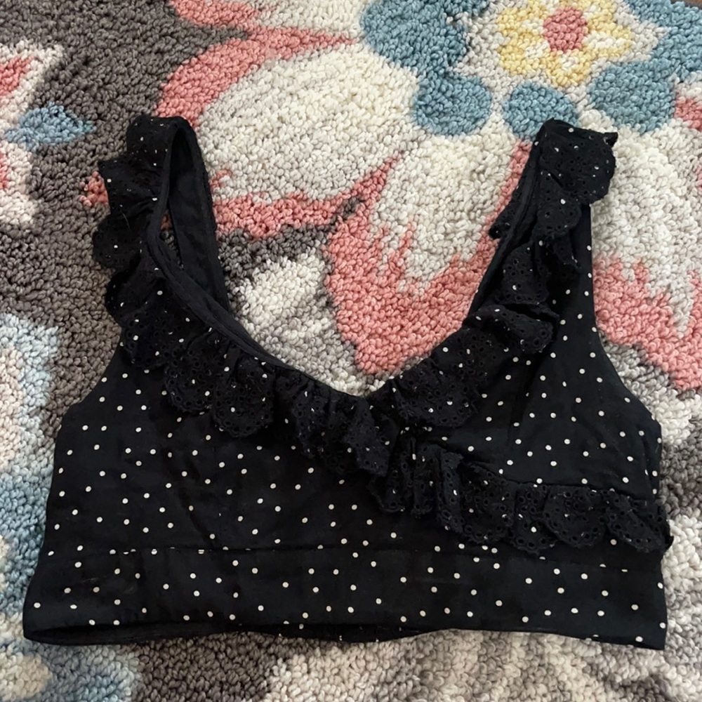 American Eagle cropped black and white top